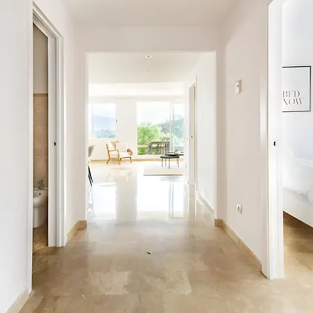 Luxury & Sunny With Breathtaking View In Marbella East