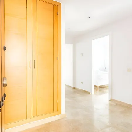 Apartment Luxury & Sunny With Breathtaking View In Marbella East