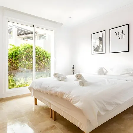 Luxury & Sunny With Breathtaking View In Marbella East Apartment *