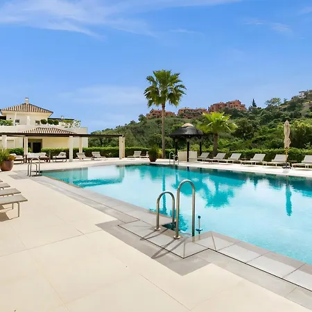 Luxury & Sunny With Breathtaking View In Marbella East Apartment