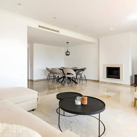 Apartment Luxury & Sunny With Breathtaking View In Marbella East Ojen