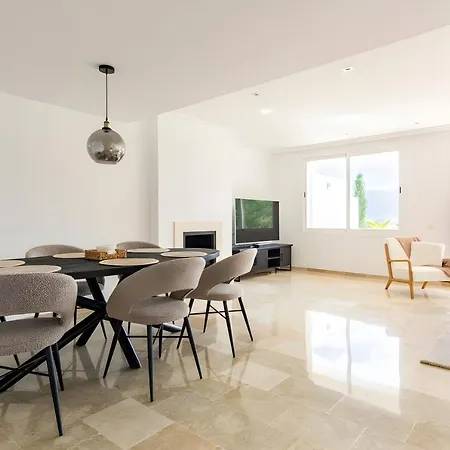 Luxury & Sunny With Breathtaking View In Marbella East Apartment Ojen