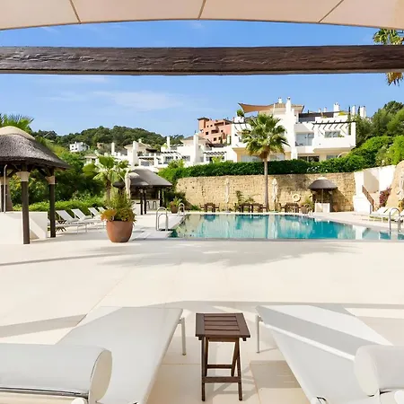 Luxury & Sunny With Breathtaking View In Marbella East