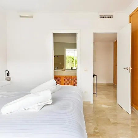 Apartment Luxury & Sunny With Breathtaking View In Marbella East Ojen