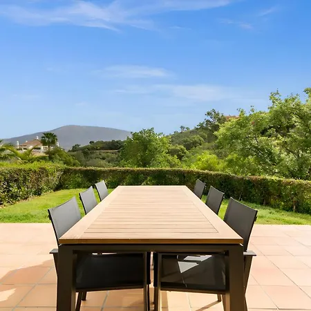 Apartment Luxury & Sunny With Breathtaking View In Marbella East *